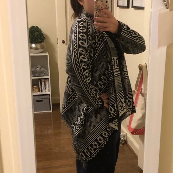 Sweater 🍂🍁 - Picture 9 of 9